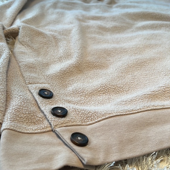 Madewell Brushed Side-Button Relaxed Sweatshirt - Picture 4 of 6